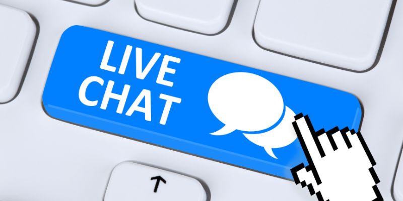 Liên hệ 98WIN qua live chat là cách thức phổ biến nhất